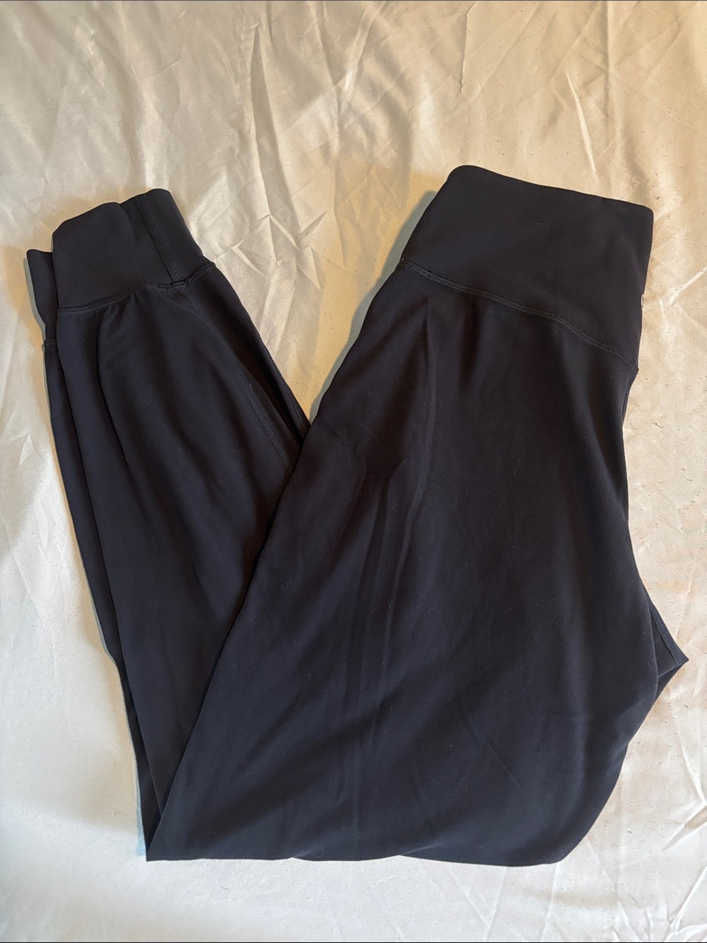 Lululemon lightweight jogger with pockets